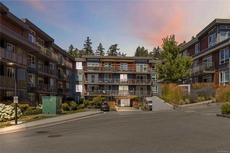 215 - 110 Presley Pl - VR Six Mile Condo Apartment for Sale, 2 Bedrooms (1008000)
