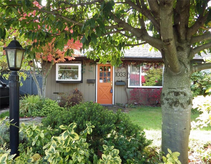 1033 Verdier Ave - CS Brentwood Bay Half Duplex for sale, 3 Bedrooms (931996)