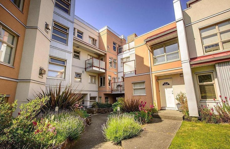 203 - 930 North Park St - Vi Central Park Condo Apartment for Sale, 1 Bedroom (1003686)