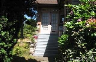  3385 Shelbourne St - SE Mt Tolmie Single Family Residence, 4 Bedrooms (438198)