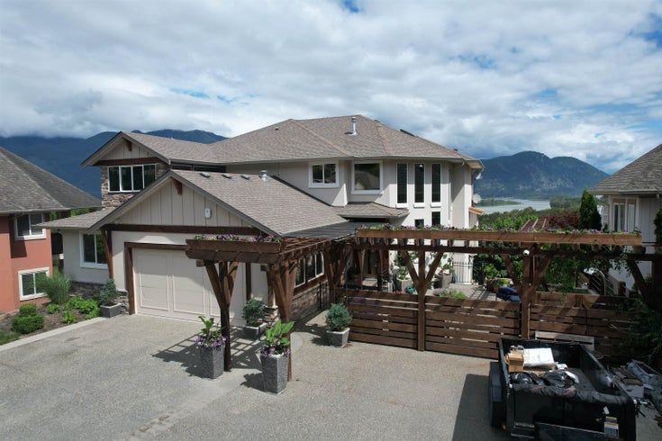 43841 STONERIDGE PLACE - Chilliwack Mountain House/Single Family for sale, 5 Bedrooms (R2789897)