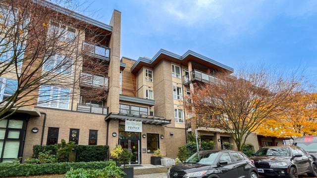 733 W 14th St, North Vancouver-Jeyhoon Mohammadi