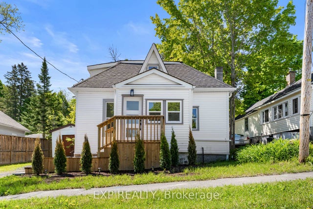 15 Duncan Street E - Chaffey Detached for Sale, 2 + 1 Bedrooms (X12178954)