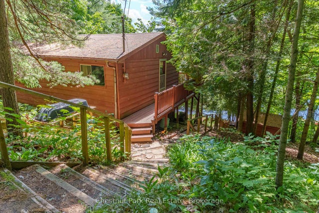 1054 10 Deewood Drive - muskoka-lakes Detached for Sale, 3 Bedrooms (X12274261)