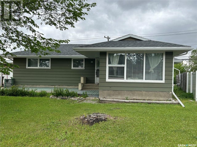 98 Millar CRESCENT - Regina House for Sale, 6 Bedrooms (SK000213)