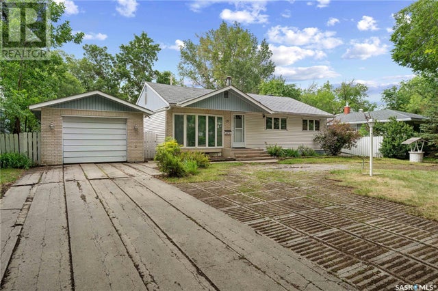 17 Falcon BAY - Regina House for Sale, 3 Bedrooms (SK011931)