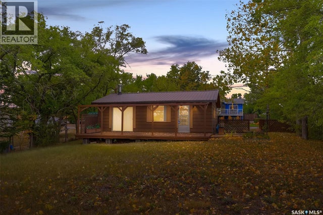 25 Lakeview ROAD - Grandview Beach House for Sale, 2 Bedrooms (SK017752)