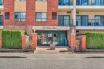 222 - 33 Wallace Street W - West Woodbridge Condo Apartment for Sale, 2 Bedrooms (N12105496) #1