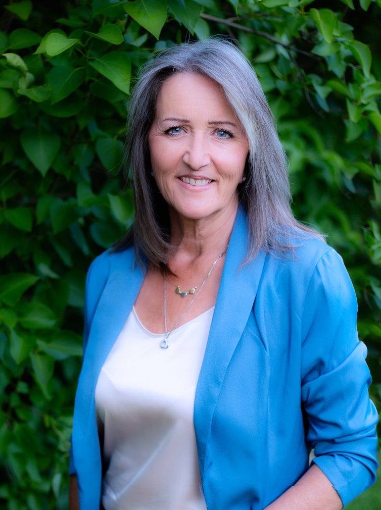 Top-Agent-Donna-Smith-Bradley-Century21-Lakeside-Chase