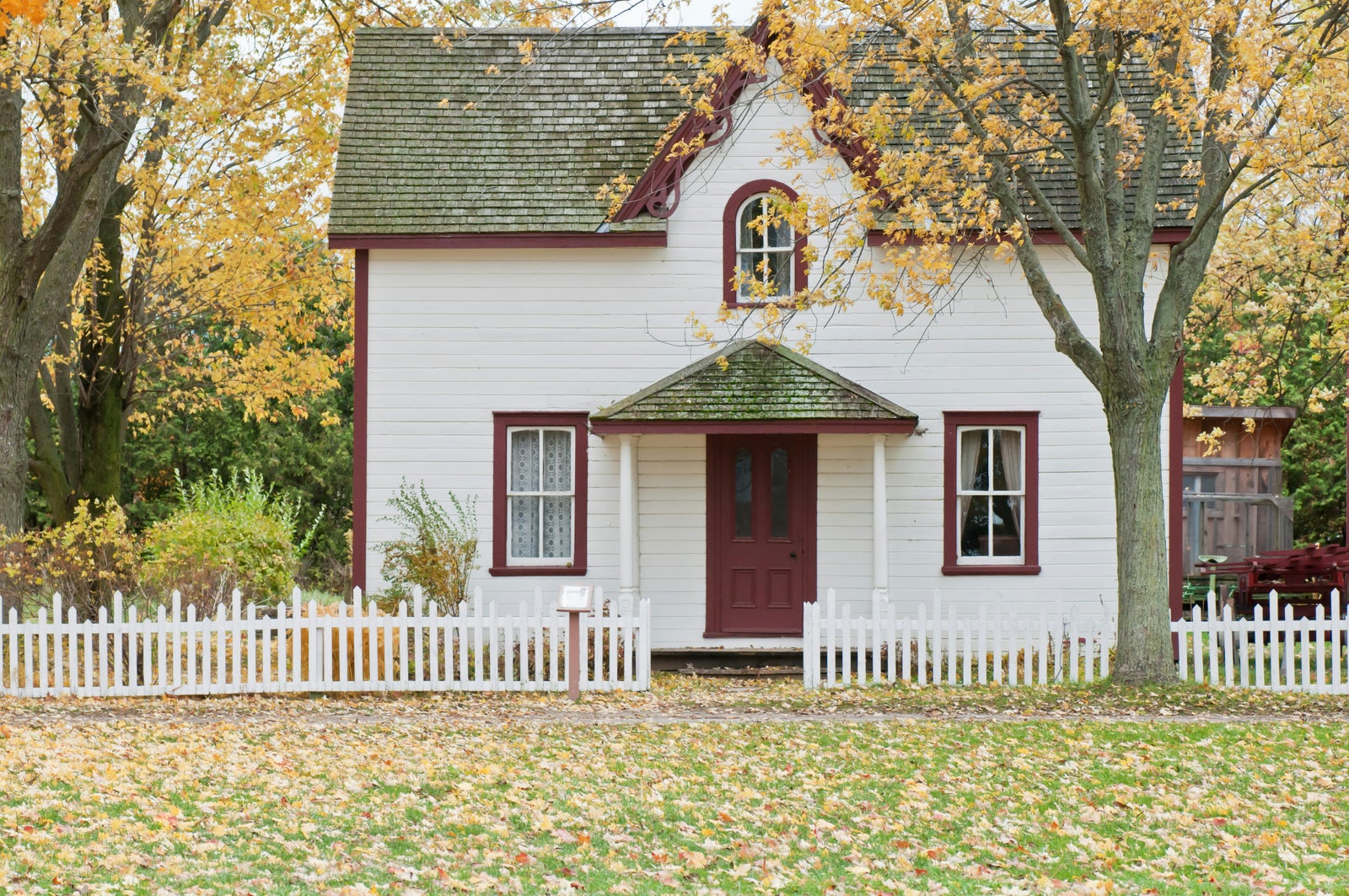 Traditional family home used to illustrate a free home evaluation and current market value estimate