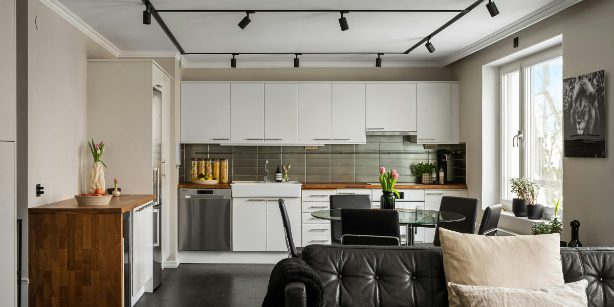 Oshawa street with variety of home types visible