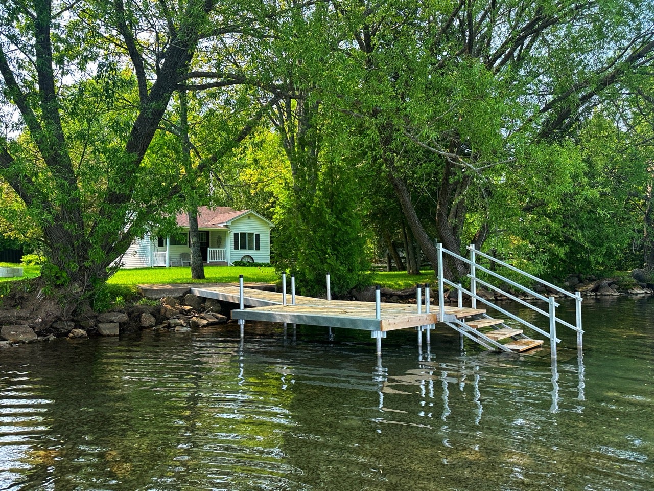 Serene waterfront setting on Lake Mindemoya, Manitoulin island