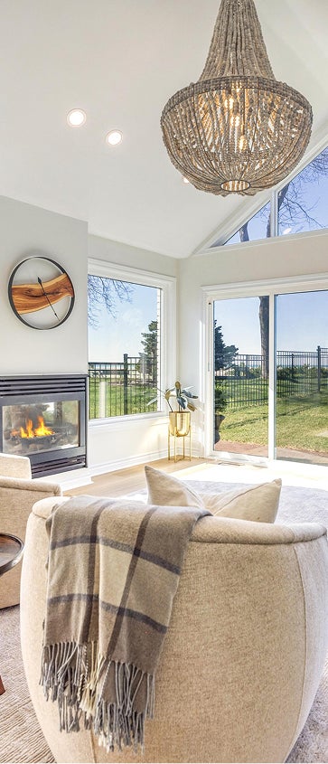Real estate living room photo