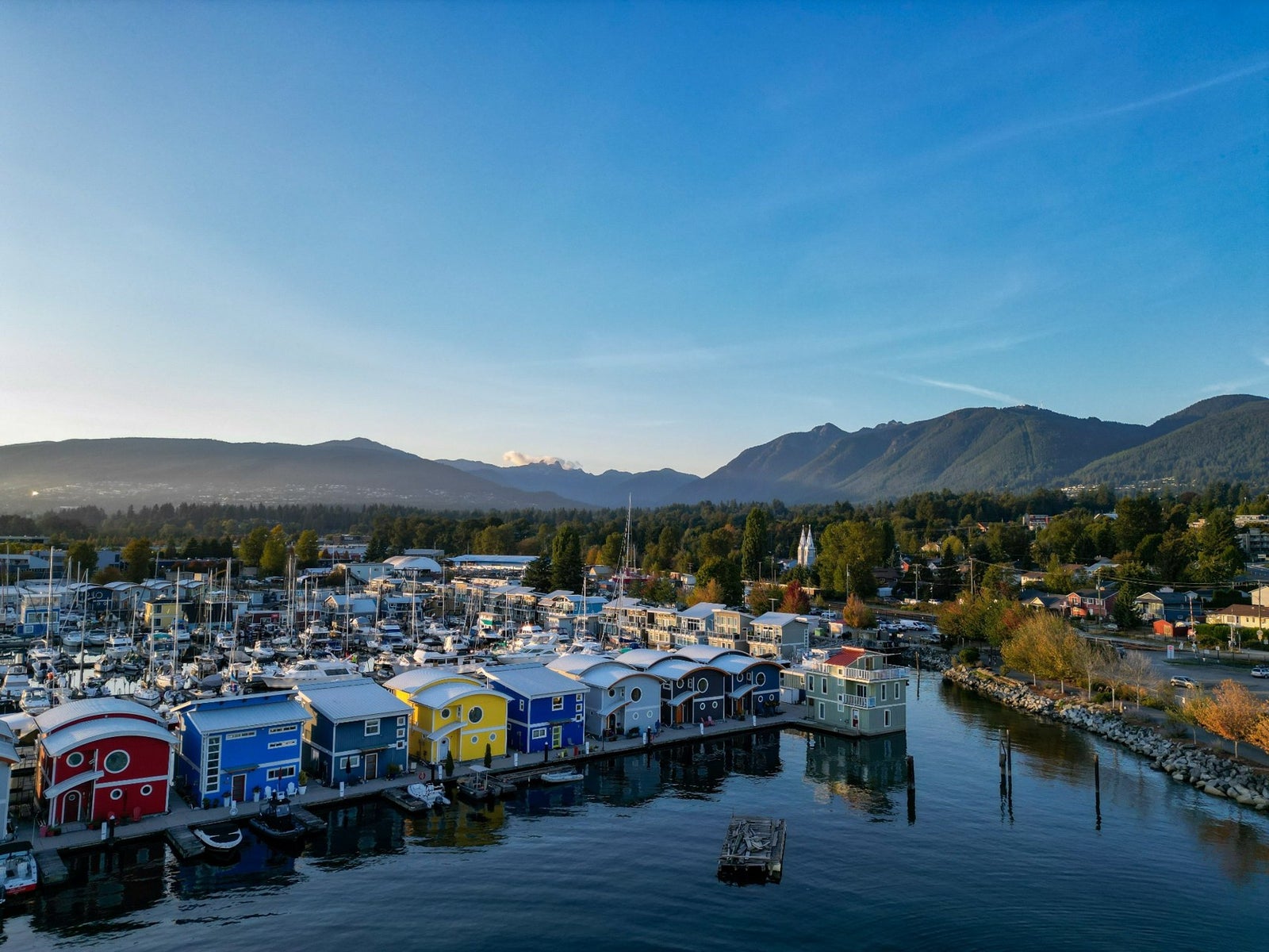 North Shore waterfront homes