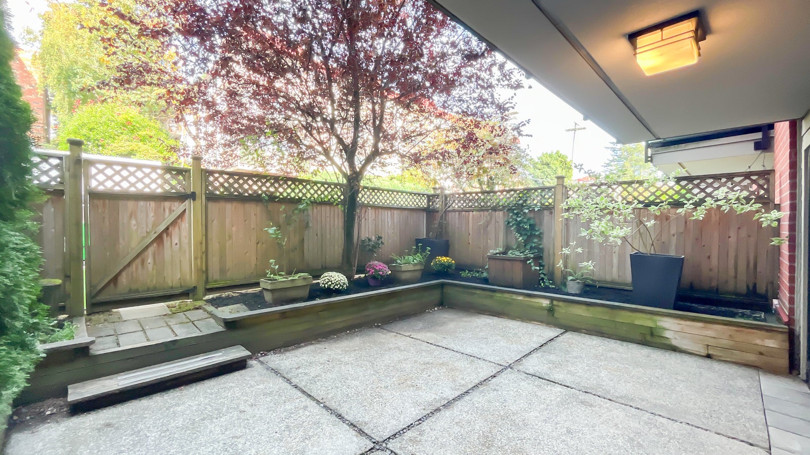 105-360 E 2nd Street - fenced garden patio