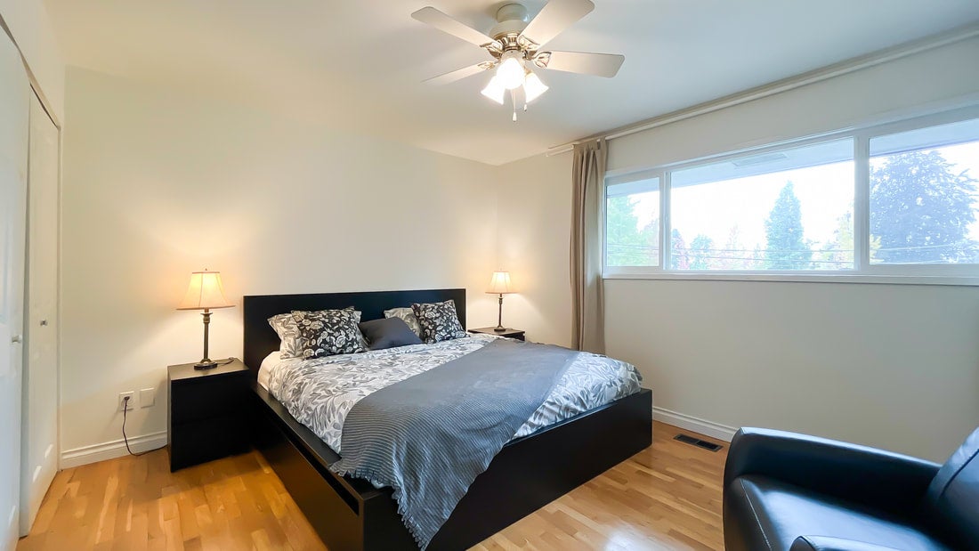 Upper lonsdale view home for sale