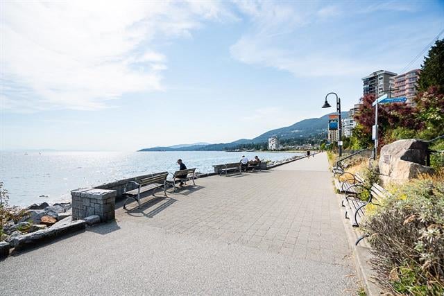 West Vancouver Dundarave Seawall