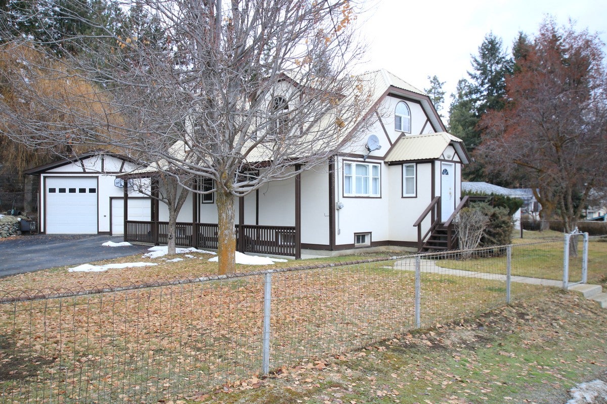 cute 2 bedroom house in Princeton, BC