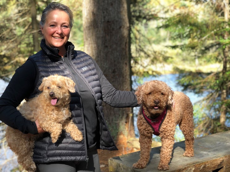 Image of Suzanne Martineau 1-705-706-3329 Local Experienced Muskoka Realtor.  Suzanne Martineau is a Master Certified Negotiation Expert (MCNE) and a   Broker with RE/MAX Hallmark Realty Ltd. Independently Owned and Operated 