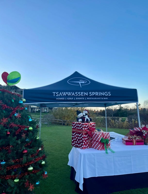 Enjoy some cozy holiday meals this winter season at Tsawwassen Springs Golf Course!