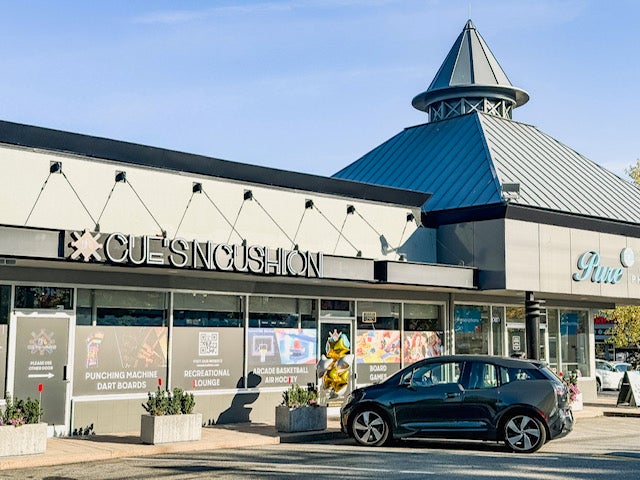 Cues N Cushion Tsawwassen - exterior (day) Cues N Cushion Tsawwassen - exterior (day)