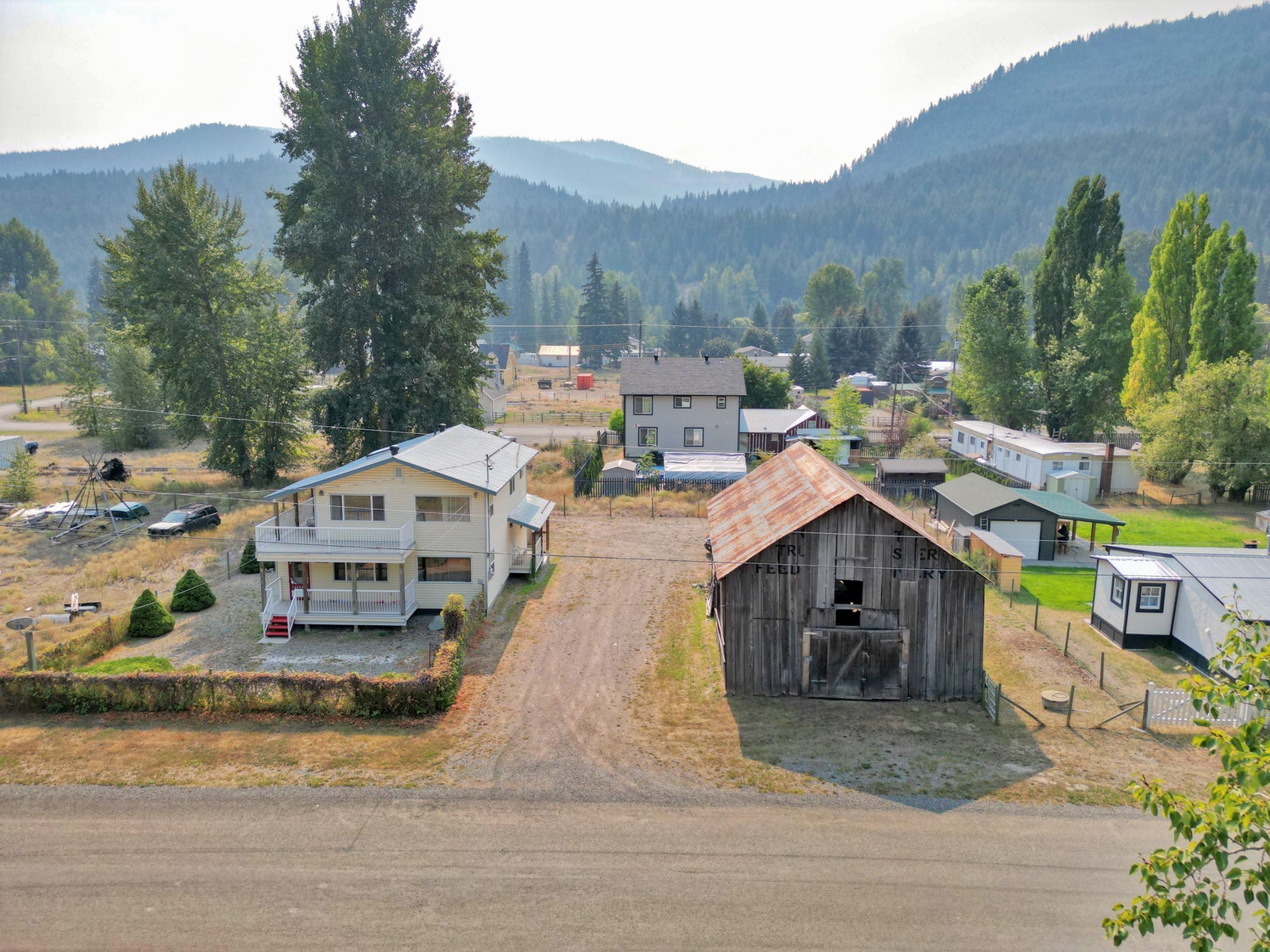 1827 Front St. Property