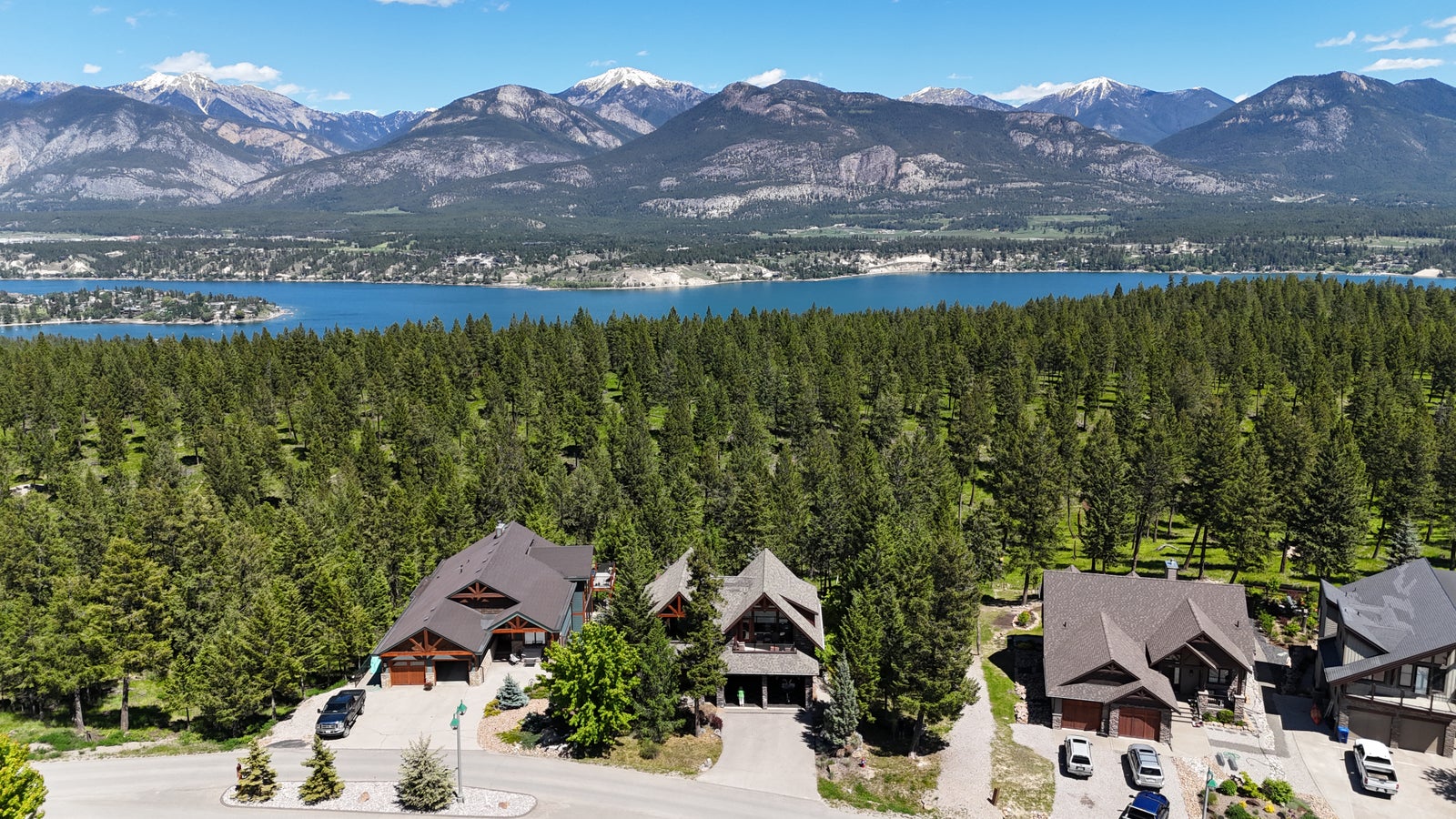 Hillside homes overlooking Lake Windermere in Invermere, BC