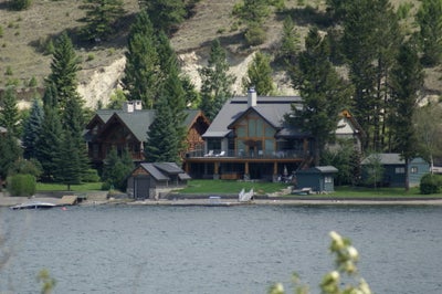 BC Lakefront homes for sale