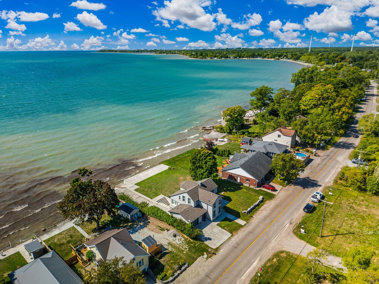 Water front homes Water front homes