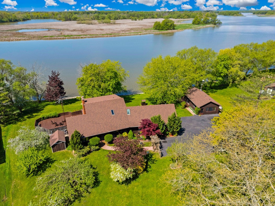 Waterfront Properties Remain in High Demand